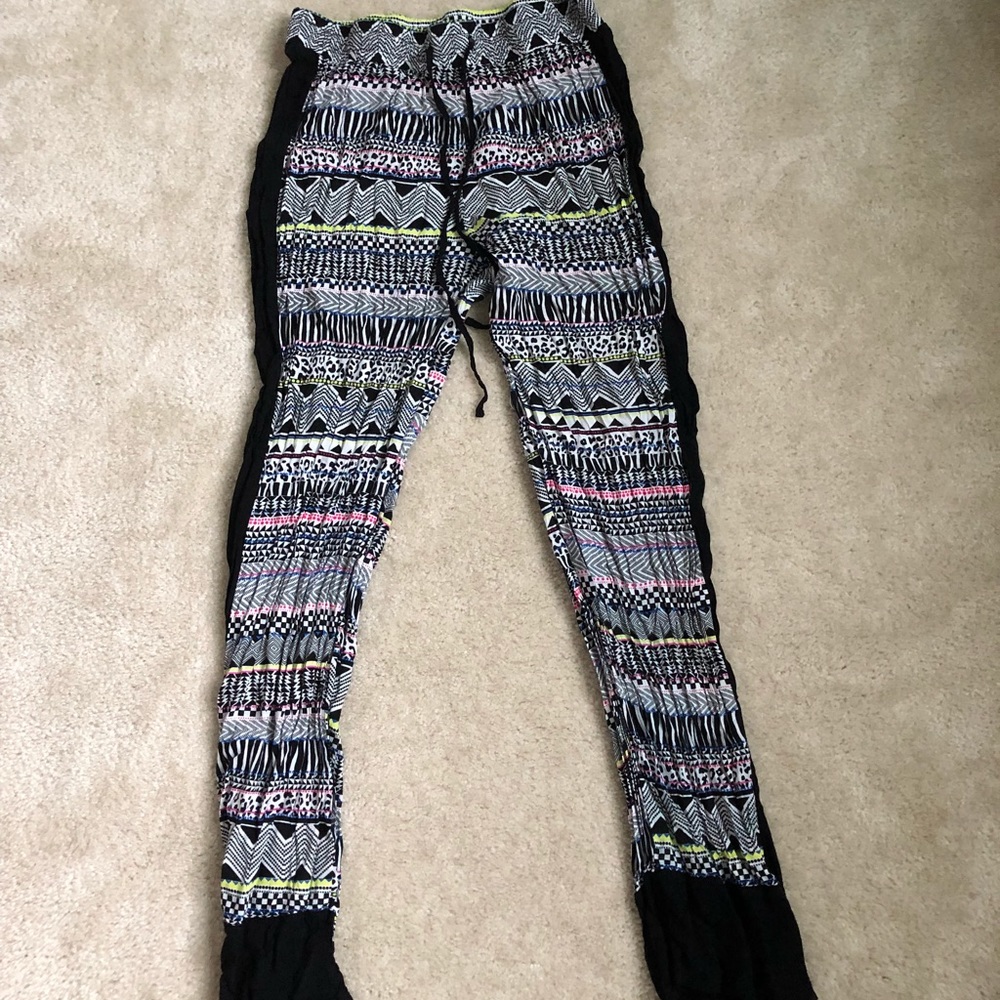 Pattern pants